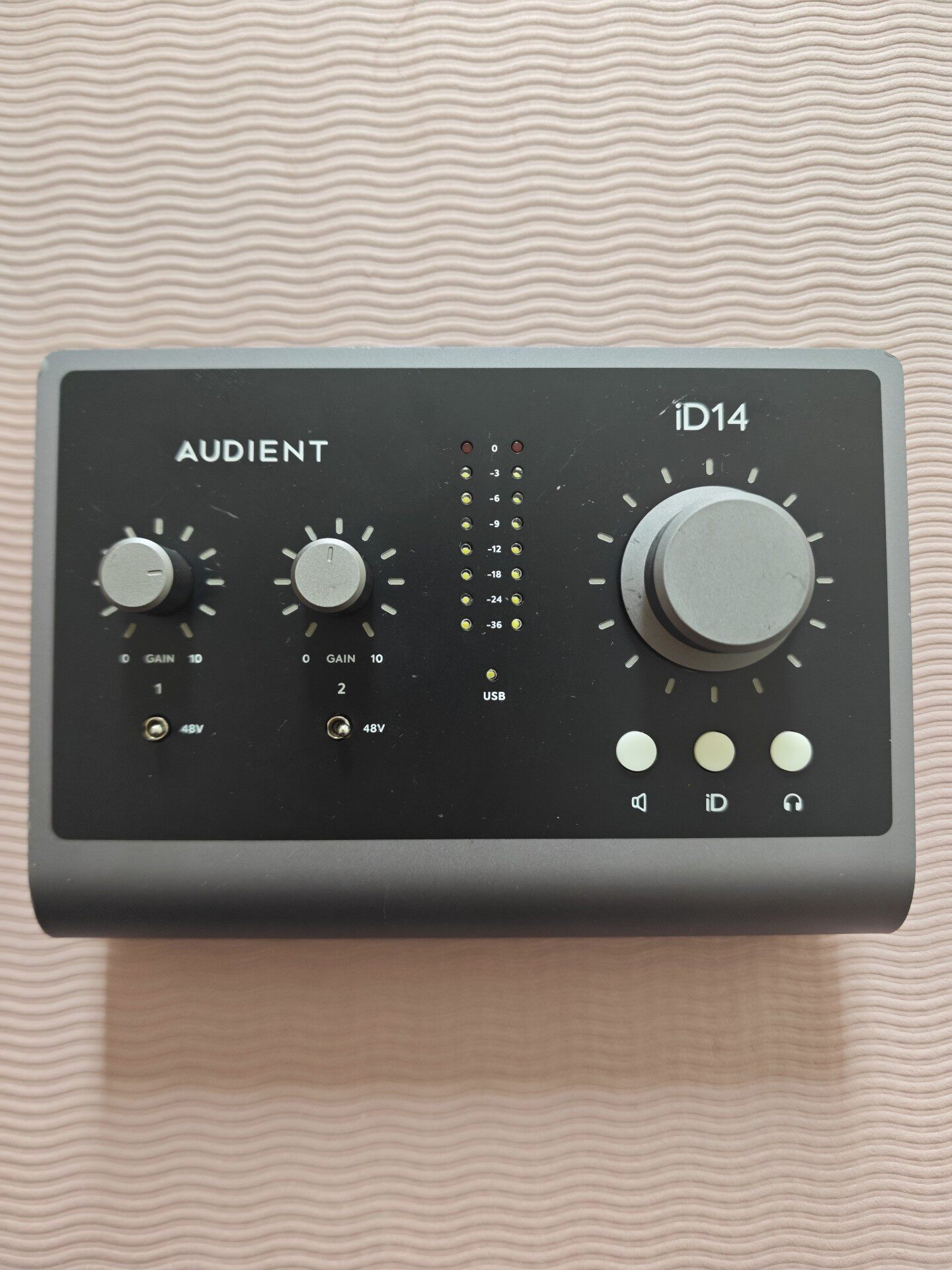 Audient iD14 MKII USBオーディオインターフェース